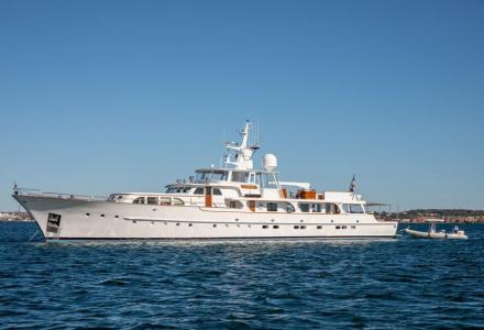 yacht Cetacea