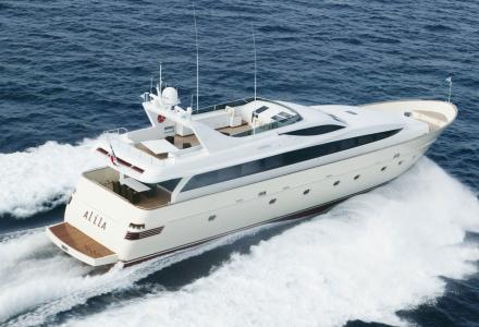 yacht Alila
