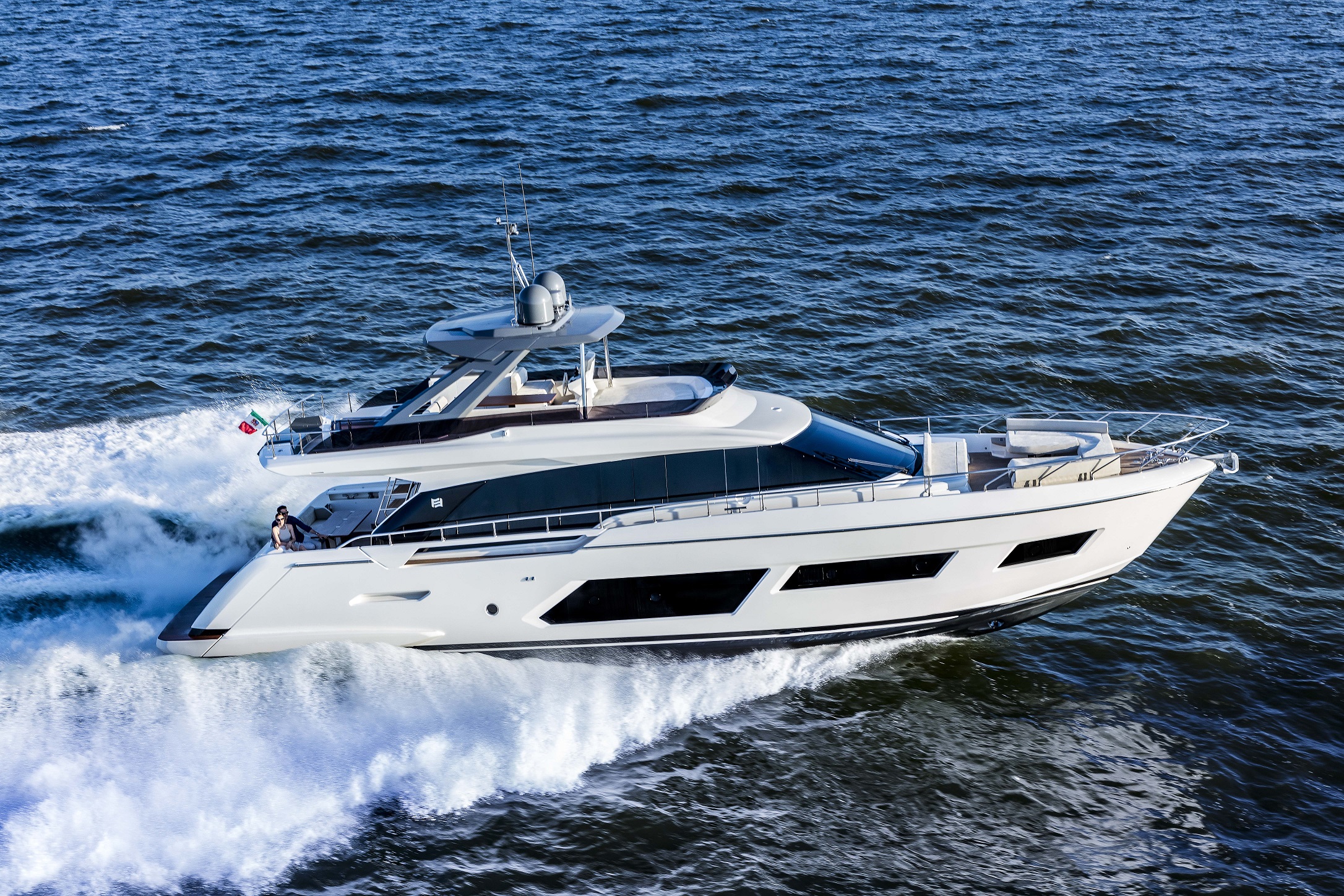 ferretti yachts 670 – the flybridge that highlights space and