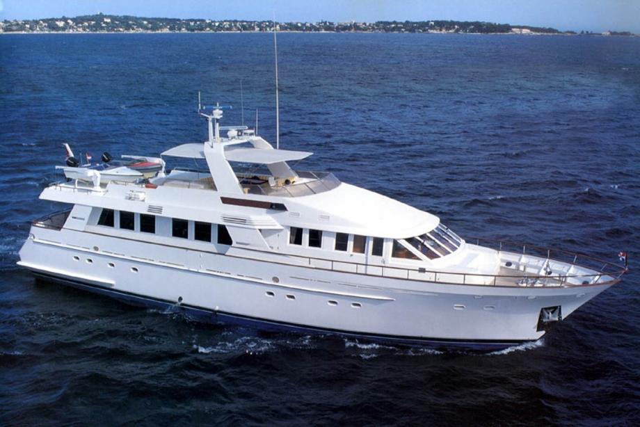 yacht Armathia