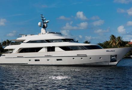 Sanlorenzo hands over SD112 Kathleen to Scottish couple