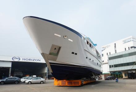 Horizon CC110 superyacht Abaco sees daylight