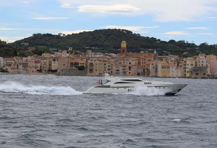 How to charter a yacht on the French Riviera