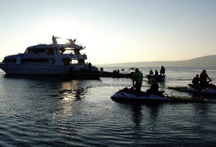 Over 300 hundred refugees found hidden on a yacht near Lesbos