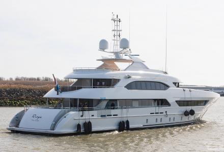 47m Heesen project Ruya undergoing sea trials