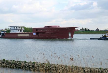 Feadship's support vessel YN 815 on the go