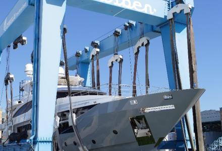 Benetti launches 38m yacht Lejos 3