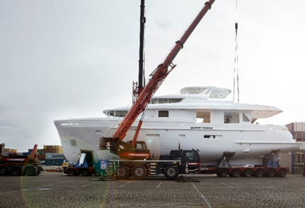 Construction restarts at Moonen Shipyards 