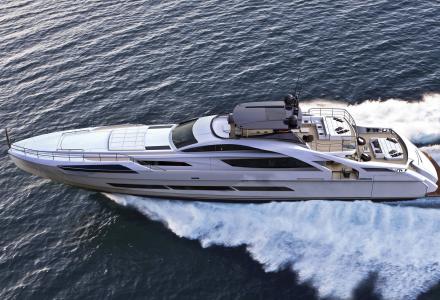 The largest Pershing yacht on the move