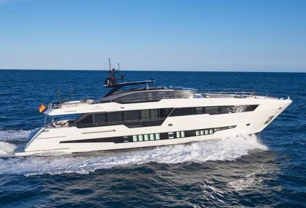 Astondoa 100 Century yacht makes a splash