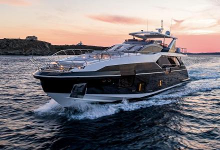 27m Grande introduced by Azimut in Cannes