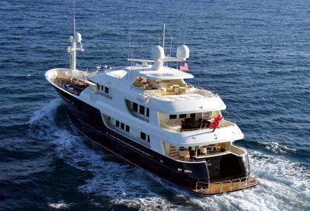 39m explorer yacht Safira listed for sale