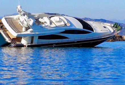 26m Calamaba runs aground in Sardinia