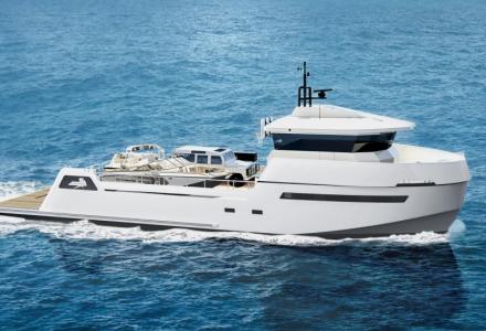 YXT 24 under construction at Lynx Yachts