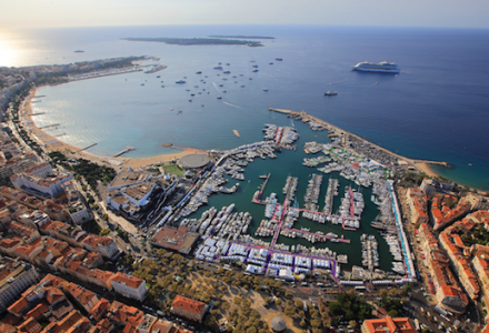 Two beautiful Van Der Valks on show in Cannes