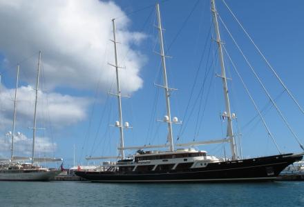 Schooners on parallel tracks for their Huisfits