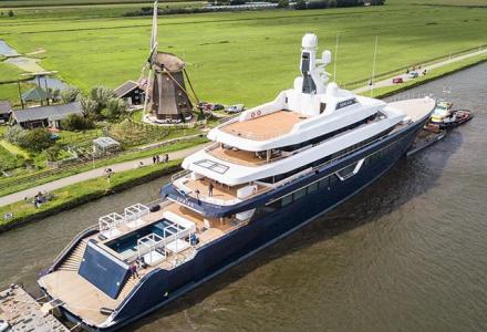 87-metre superyacht Lonian by Feadship is going to the sea