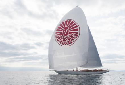 A 15-month 38-meter superyacht build  in just 3 minutes