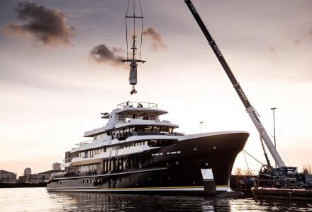 Hakvoort launches flagship 64m Scout