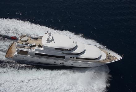 Welcome to new large-volume Johnson Yachts 110 Skylounge