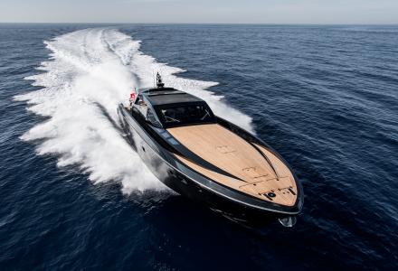 Otam delivers new Otam 85 GTS speeding to over 45 knots