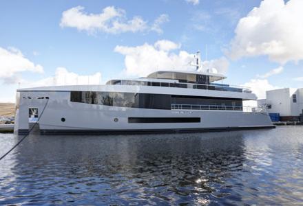 Feadship presents the new 34m superyacht