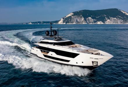Ferretti reveals new Custom Line 106