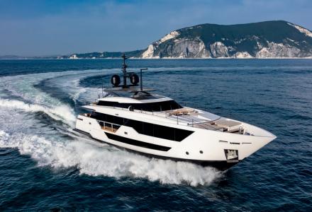 Ferretti reveals new Custom Line 106