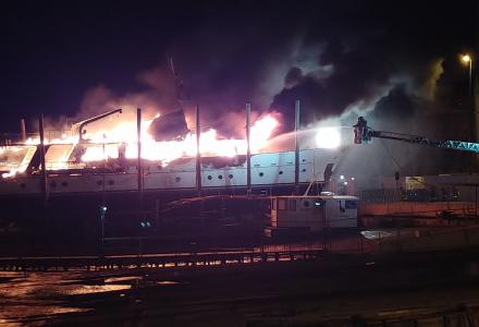 CNL Liguri motor yacht Pamela IV goes up in flames in San Remo