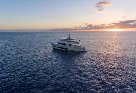 Inside 27m LeVen by Van Der Valk