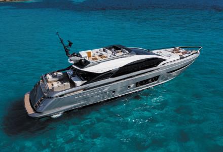 New Azimut Grande S10 by Alberto Mancini and Francesco Guida