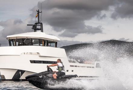 New delivery: The 27.3m yacht Roe Shadow built by Lynx Yachts 