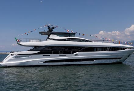 Mangusta launched the first unit of the new GranSport 33 series