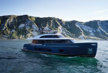 New interior details of the first high-tech Azimut superyacht Magellano 25 Metri