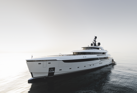 Strong and Elegant: Sanlorenzo 62Steel