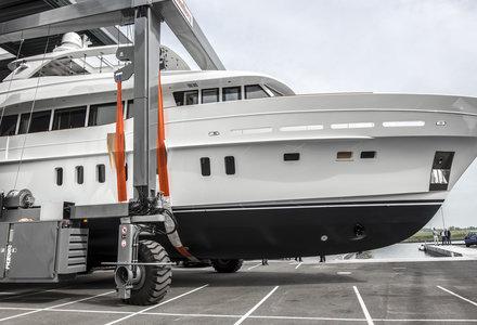 Mulder launches new 94ft yacht