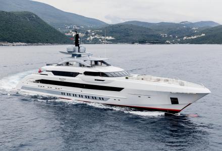 70m Galactica Super Nova Hits the Market for €75 Million