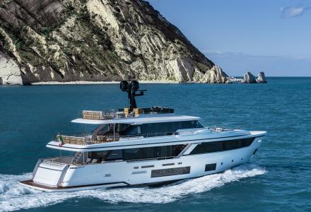 Custom Line Navetta 30 Makes Her Debut in the United Arab Emirates