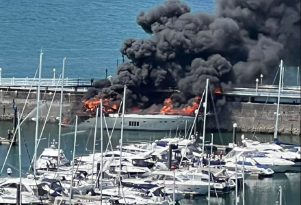 26m Rendezvous Sunk After Fire in UK