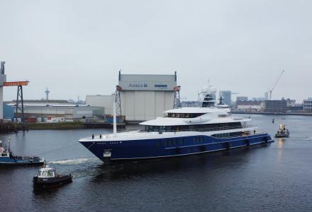 74m 242 M&EM Delivered by Amels