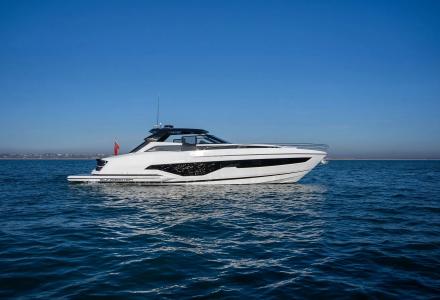 Video: 17m Superhawk 55 Presented at boot Düsseldorf