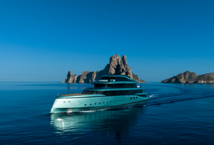 75m Admiral’s Kenshō Named the Motor-yacht of the Year