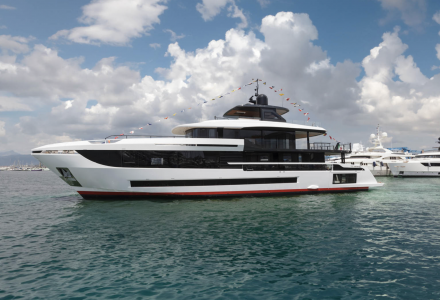 First Unit of Mangusta Oceano 39 Hits the Water 