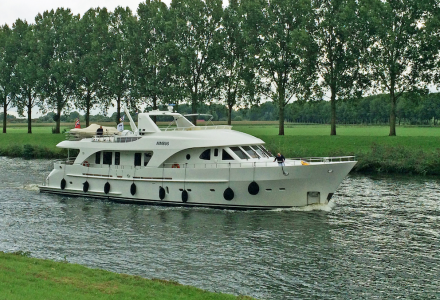 Refit of Nimbus underway at Moonen
