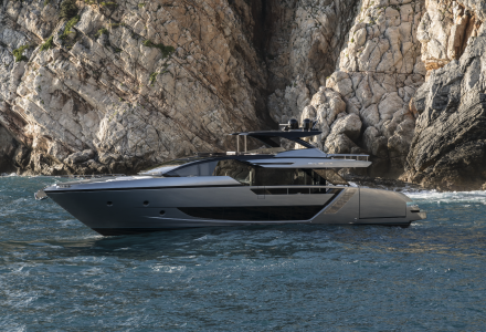 Inside Riva 82’ Diva