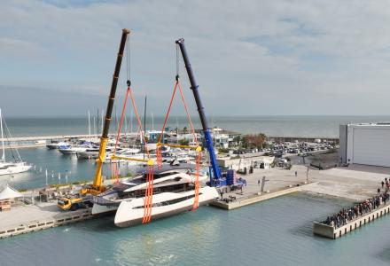 First Unit of the WiderCat 92 Hits the Water