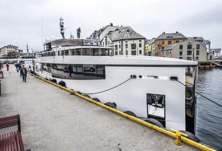 33.5m Feadship Kamino and Moon Sand Too delivered