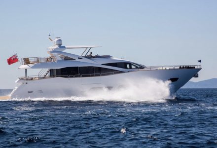 28m Sunseeker Play the Game Yacht Left the Market