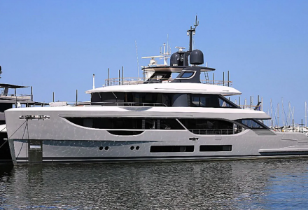 New Benetti Oasis 34 Motor Yacht Listed for Sale