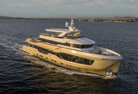 40MXP Numarine Explorer Hits the Water